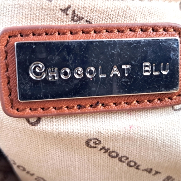 Chocolat Blu Leather Crossbody Bag - Picture 5 of 6